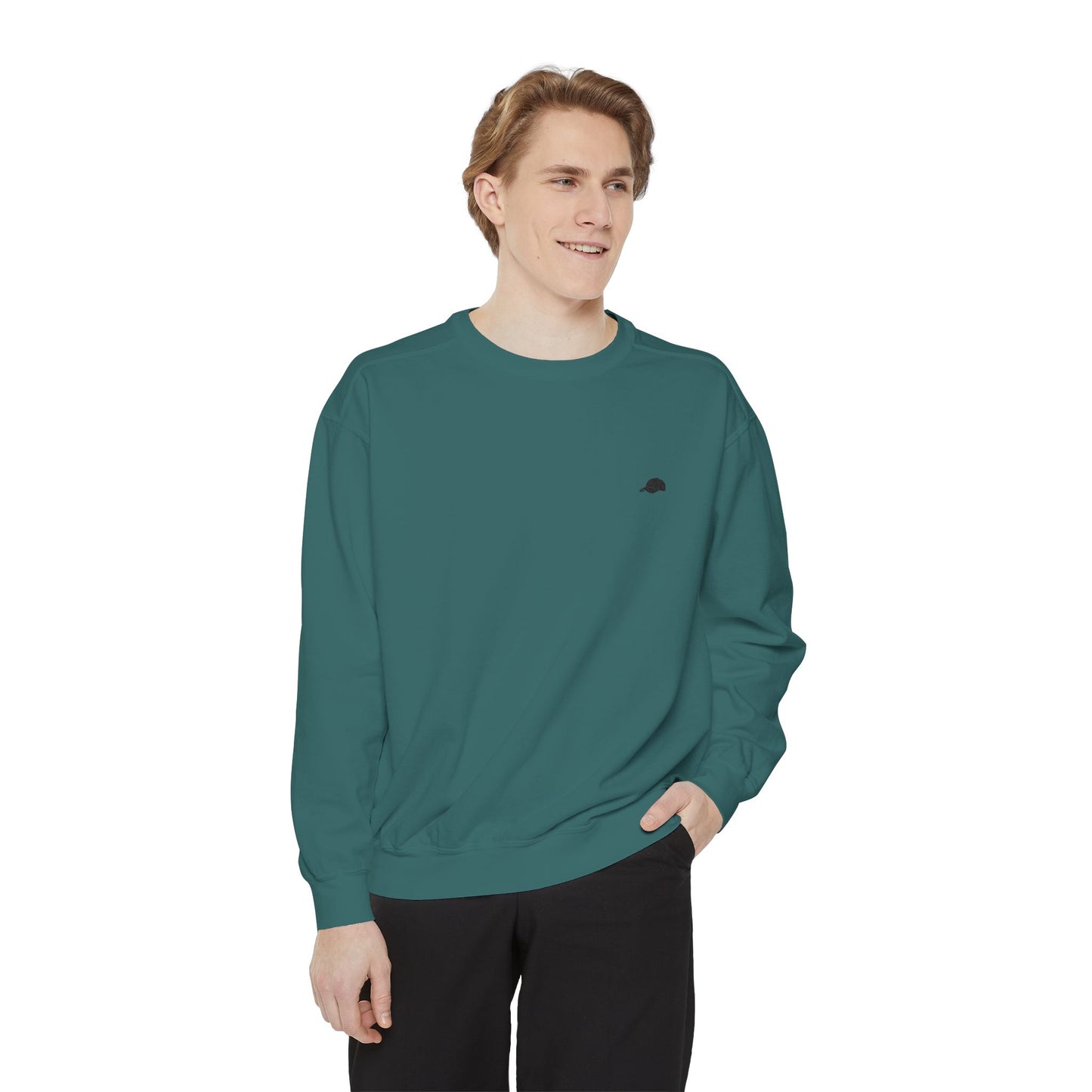 Cozy Unisex Sweatshirt, Garment-Dyed Comforter for Everyday Wear, Perfect Gift for Friends, Casual Style for All Seasons, Trendy [...]
